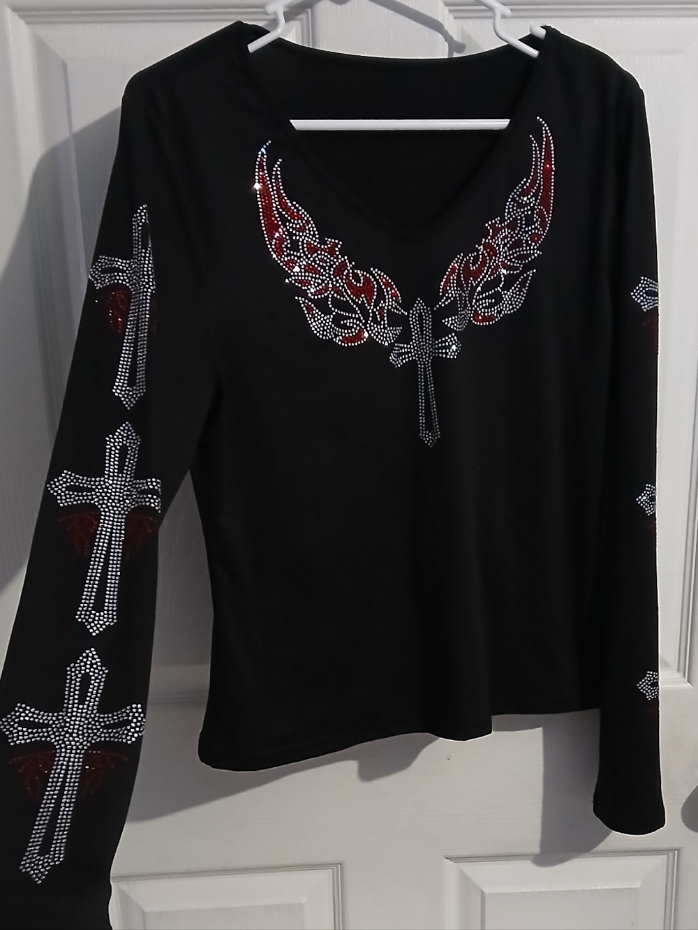 ROMWE Black Long Sleeve V-Neck Tee with Rhinestone Cross & Red Flame Wings